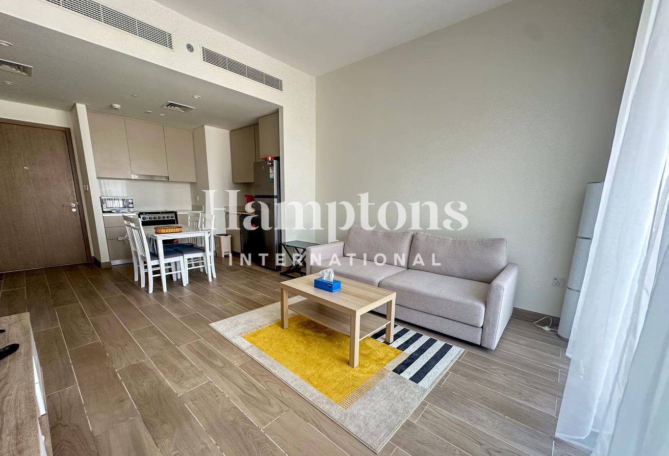 Fully Furnished | High Floor | vacant photo 2