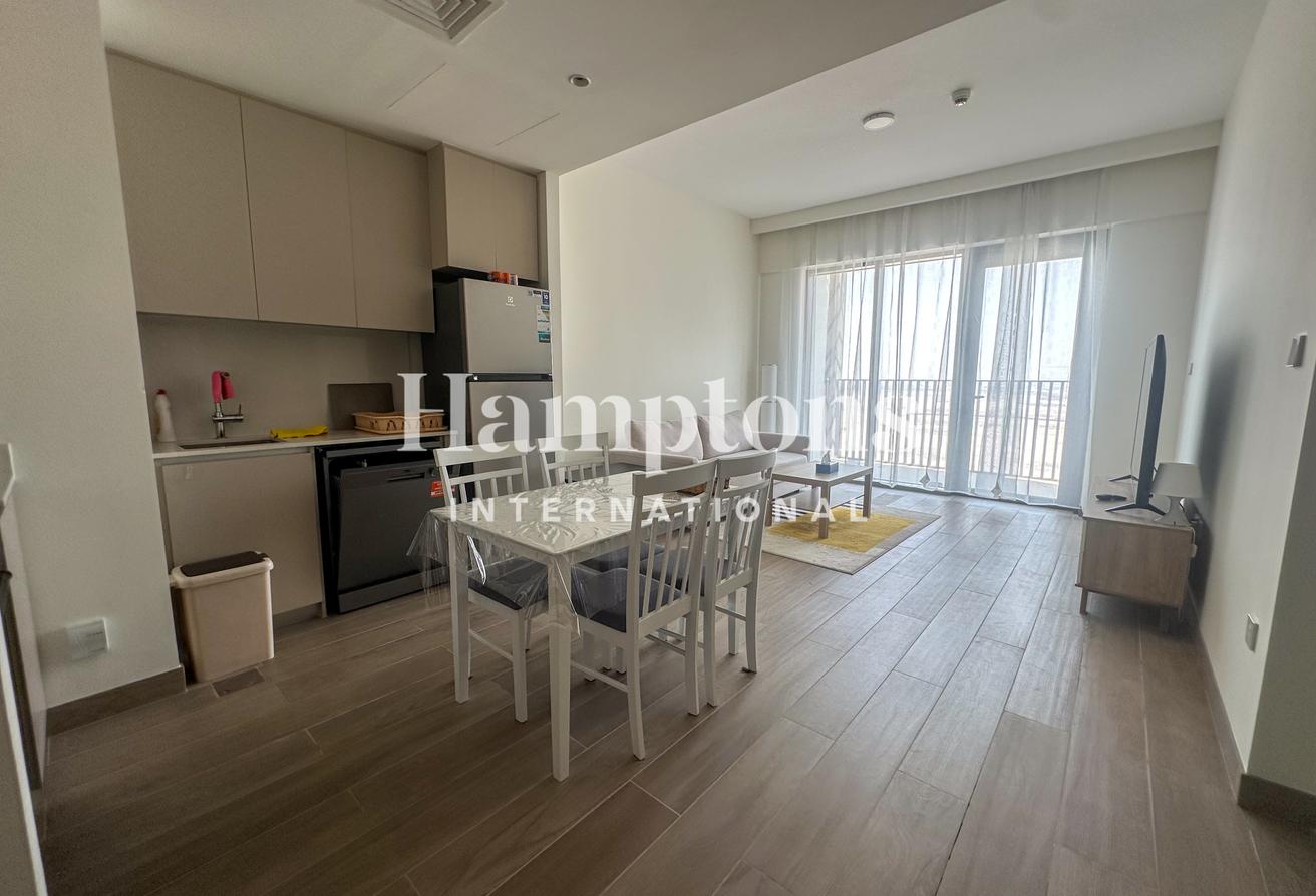 Fully Furnished | High Floor | vacant photo 3