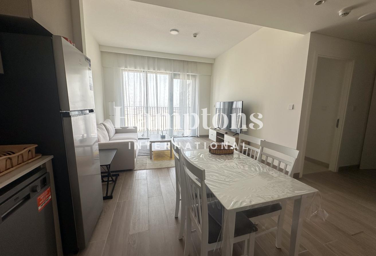 Fully Furnished | High Floor | vacant photo 4