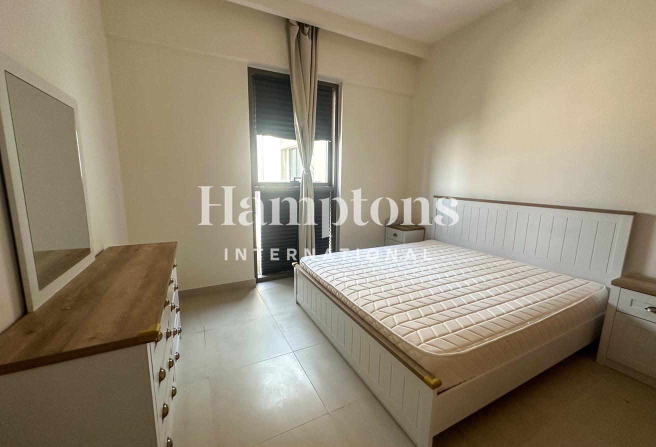 Fully Furnished | High Floor | vacant photo 8