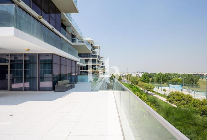 Full Park View | Big Balcony | Bright And Spacious photo 2