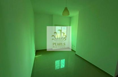 Apartment - 2 Bedrooms - 1 Bathroom for rent in Al Rashidiya Towers - Al Rashidiya - Ajman Downtown - Ajman
