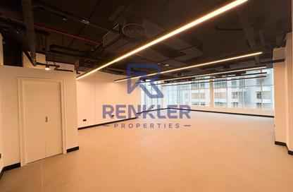Office Space - Studio - 1 Bathroom for rent in Clover Bay Tower - Business Bay - Dubai
