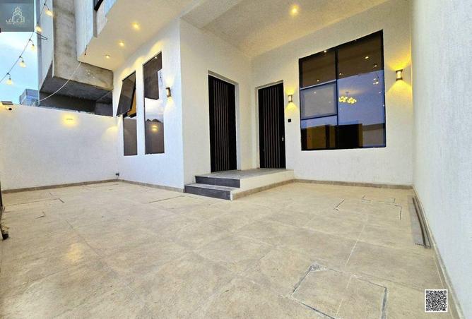 74243845 - Property Image 2