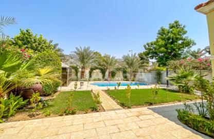Villa - 4 Bedrooms - 4 Bathrooms for rent in District 4 - Jumeirah Park - Dubai