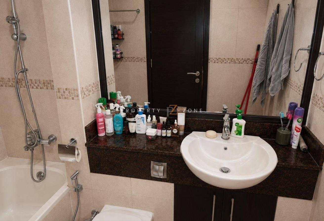Spacious Fully Furnished Studio | Close to Metro photo 6