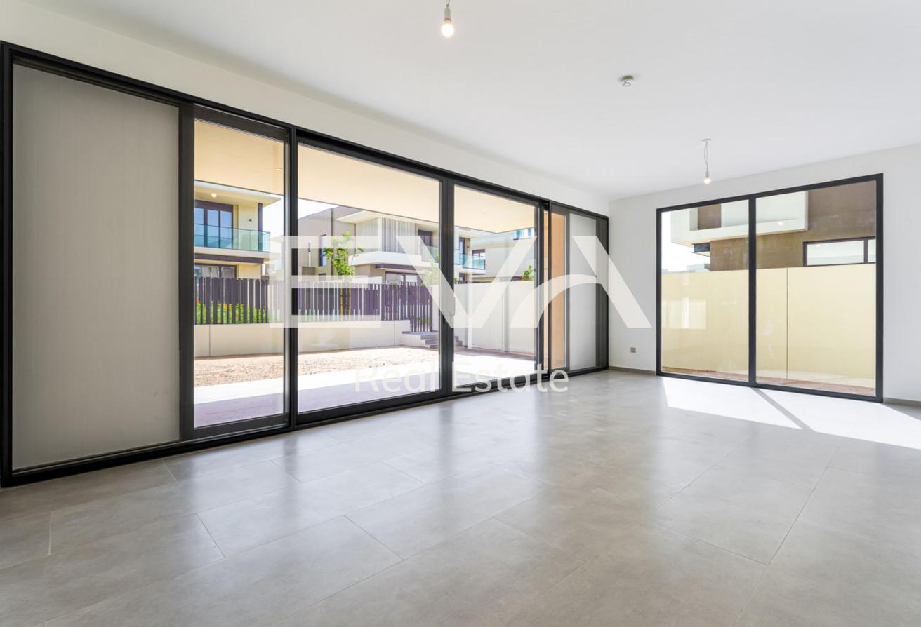 BRAND NEW | VACANT | SPACIOUS LAYOUT photo 3