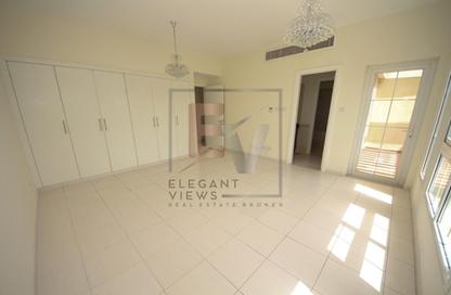 Villa - 3 Bedrooms - 3 Bathrooms for rent in Springs 11 - The Springs - Dubai