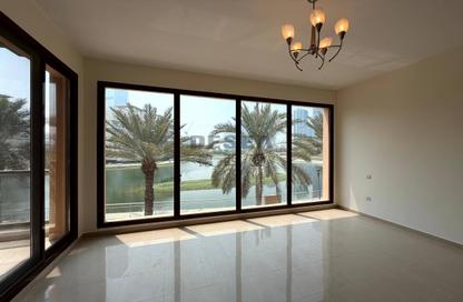 Villa - 4 - 5 for rent in Jumeirah Islands Townhouses - Jumeirah Islands - Dubai Villa - 4 - 5 for rent in Jumeirah Islands Townhouses - Jumeirah Islands - Dubai