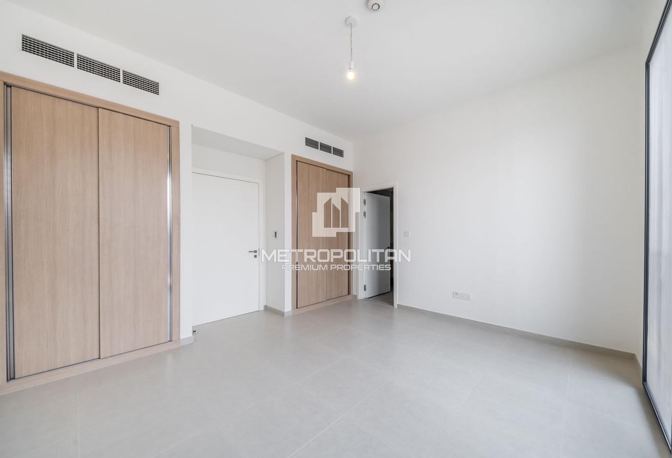 Spacious 4 BR+M | Landscaped Garden | End Unit photo 15