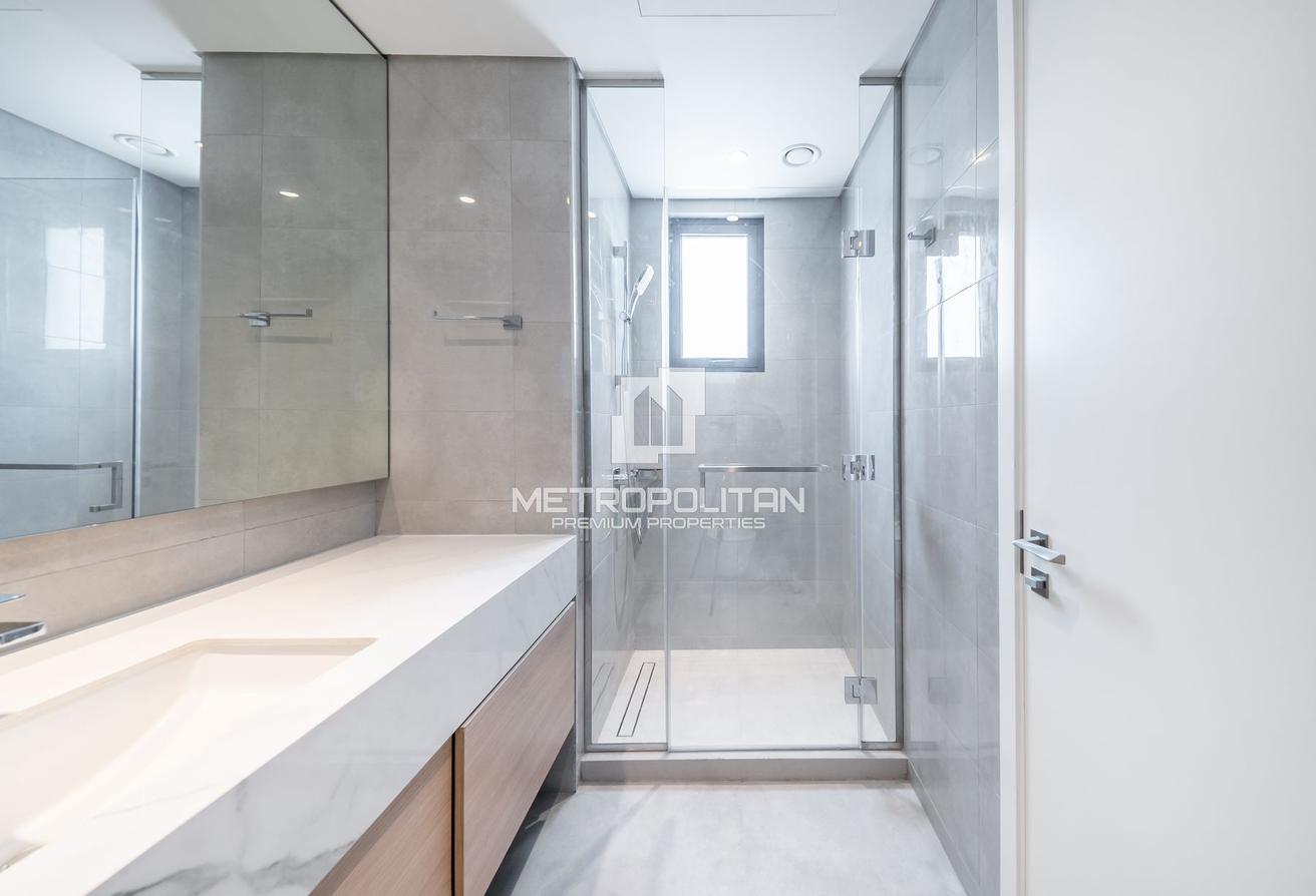 Spacious 4 BR+M | Landscaped Garden | End Unit photo 17