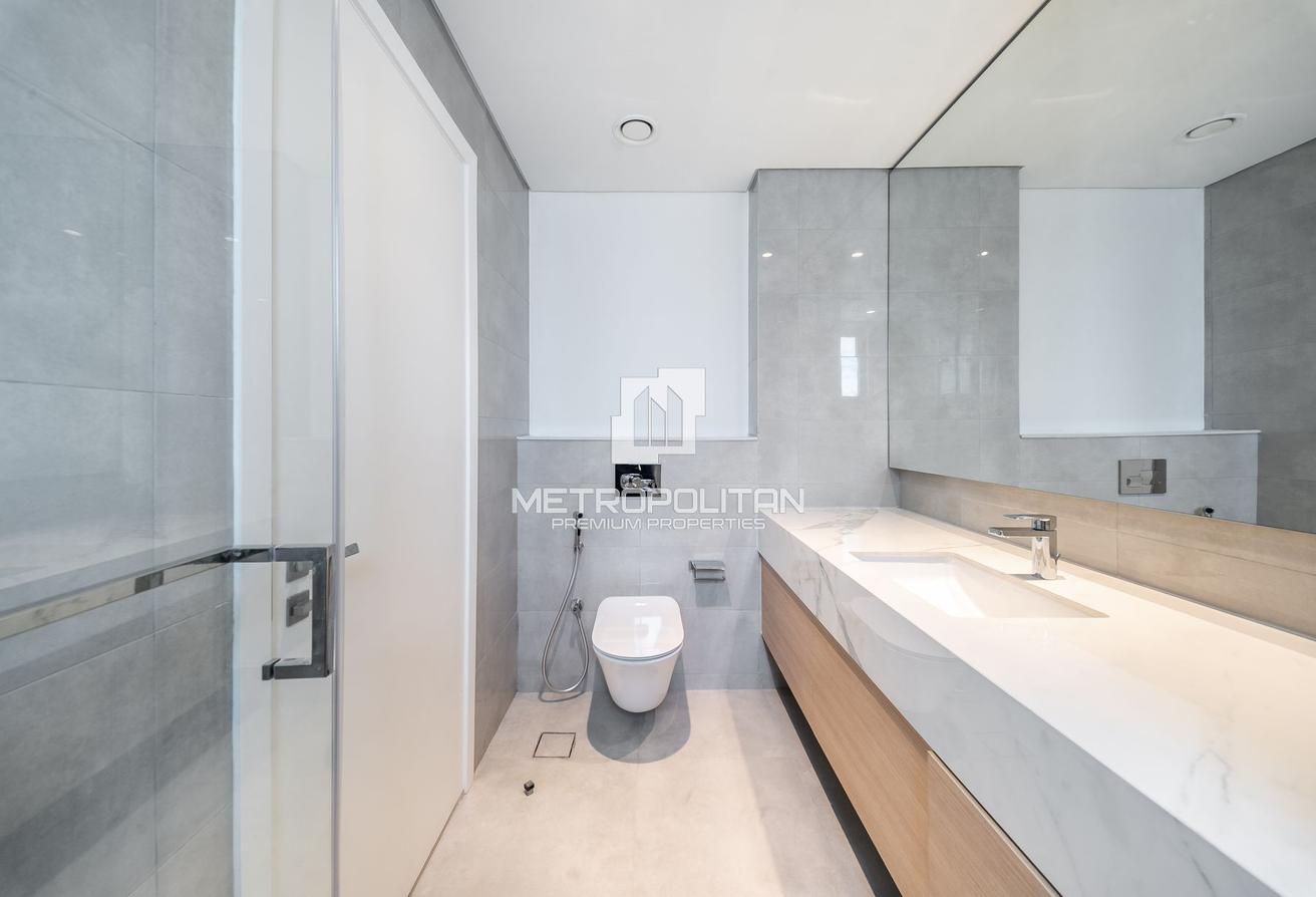 Spacious 4 BR+M | Landscaped Garden | End Unit photo 18