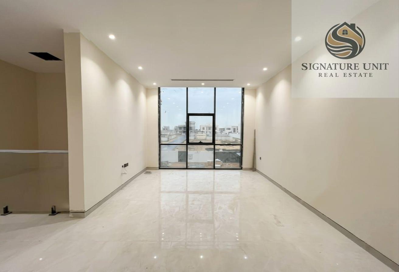 Brand New 5BR Villa | Majlis | Spacious Living photo 11