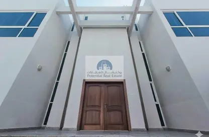 Villa - 5 Bedrooms - 7 Bathrooms for rent in Khalifa City A - Khalifa City - Abu Dhabi