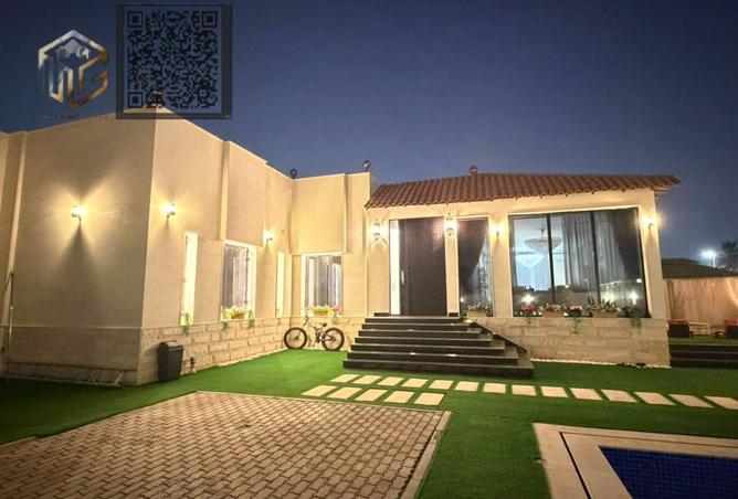 Luxury corner villa in Al Shahba, 4 bedrooms, swim
