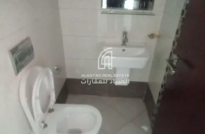 Apartment - 2 Bedrooms - 2 Bathrooms for rent in Blue Tower - Al Majaz 3 - Al Majaz - Sharjah