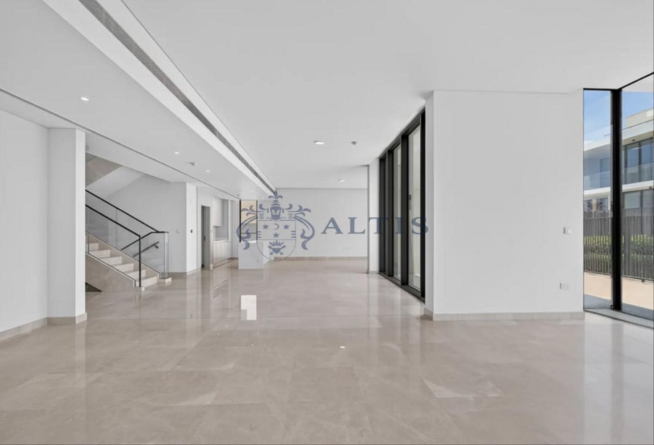 5BR Luxury Villa | Brand New | Premium Location
