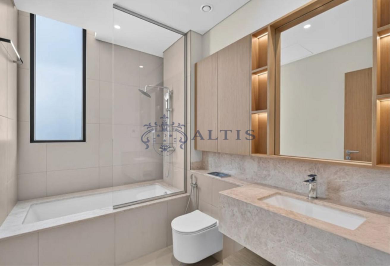 5BR Luxury Villa | Brand New | Premium Location photo 10