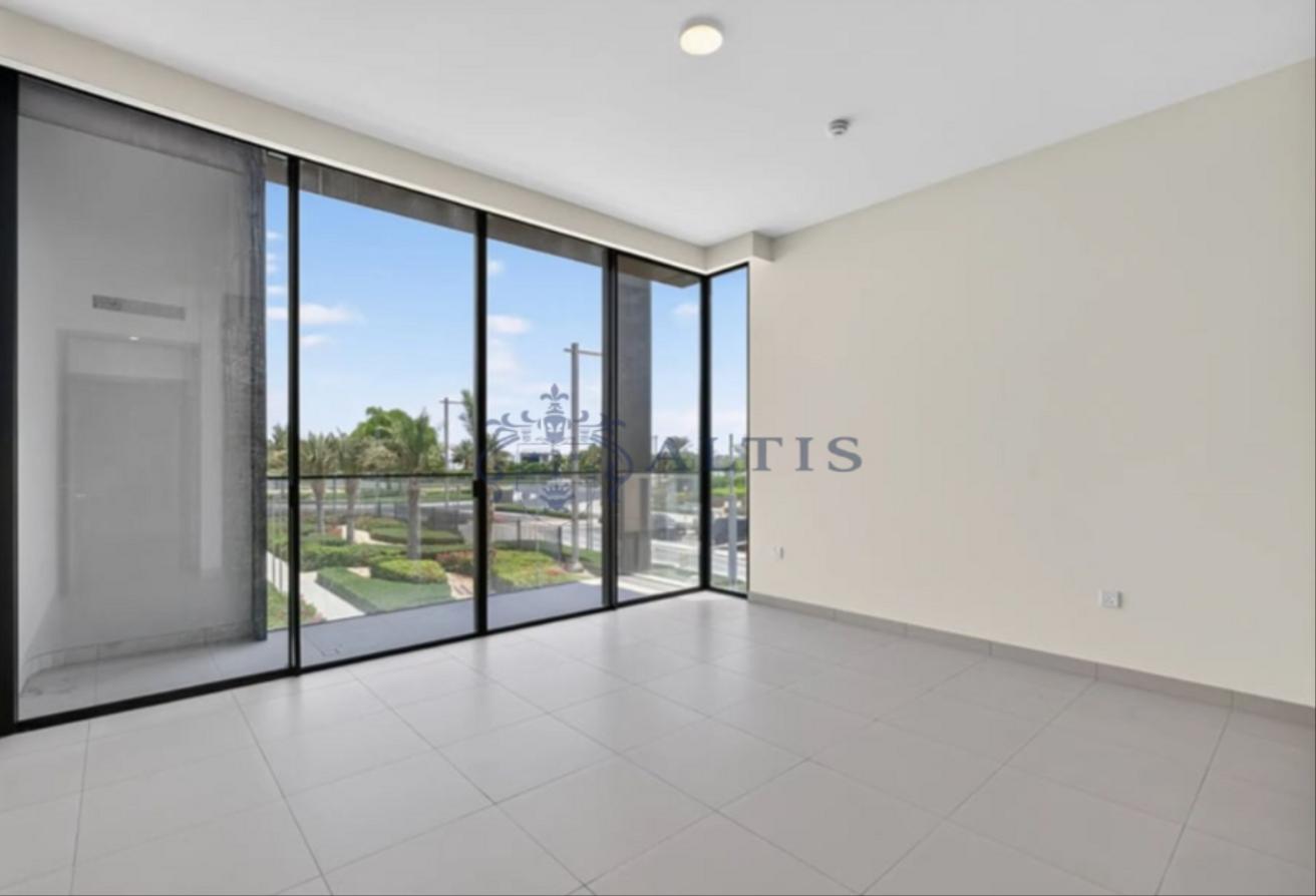 5BR Luxury Villa | Brand New | Premium Location photo 6