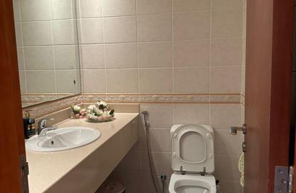 Apartment - 3 Bedrooms - 4 Bathrooms for sale in Al Dana Tower - Al Majaz 3 - Al Majaz - Sharjah