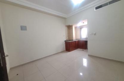 Apartment - Studio - 1 for rent in Fire Station Road - Muwaileh - Sharjah