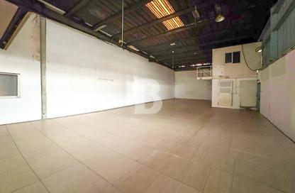 Warehouse - Studio for rent in Al Khabisi - Deira - Dubai