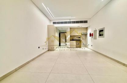 Apartment - Studio - 4 for rent in Jumeirah Garden City - Al Satwa - Dubai
