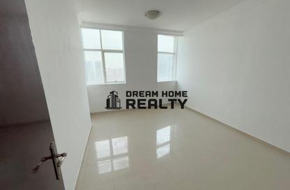 Apartment - 1 Bedroom - 2 Bathrooms for rent in Al Mamzar Plaza - Al Taawun Street - Al Taawun - Sharjah