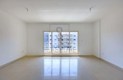 Apartment - 2 - 3 for sale in Tower 33 - Al Reef Downtown - Al Reef - Abu Dhabi