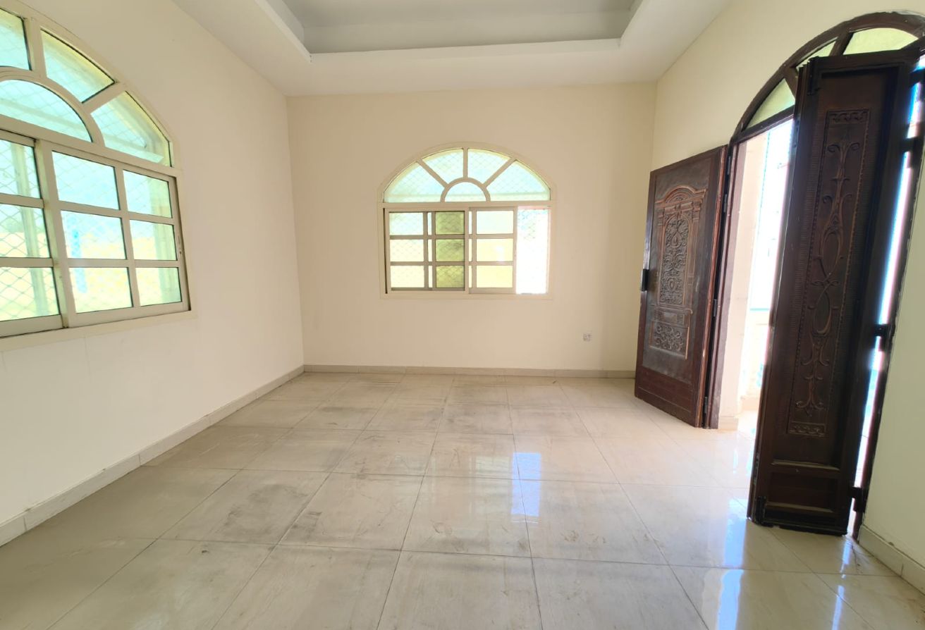 SPACIOUS VILLA |3BHK+MAIDSROOM |BIG COMPOUND|RAK