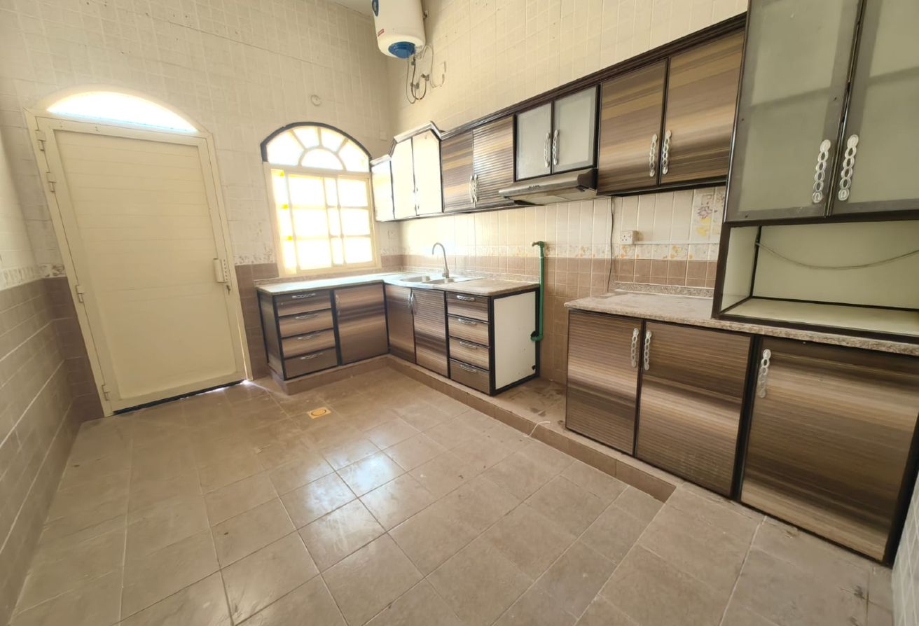 SPACIOUS VILLA |3BHK+MAIDSROOM |BIG COMPOUND|RAK