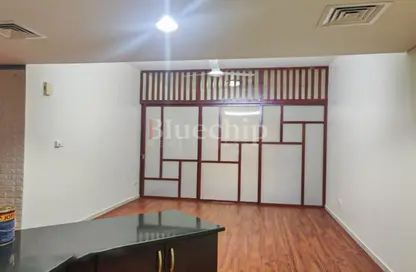 شقة - غرفة نوم - 2 حمامات للايجار في مبنى 45 - طراز البحر المتوسط - ديسكفري جاردنز - دبي