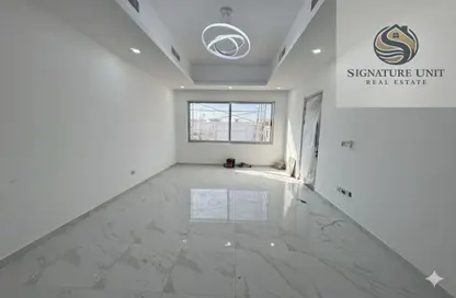 Villa - 4 Bedrooms - 5 Bathrooms for rent in Al Warqa'a 4 - Al Warqa'a - Dubai