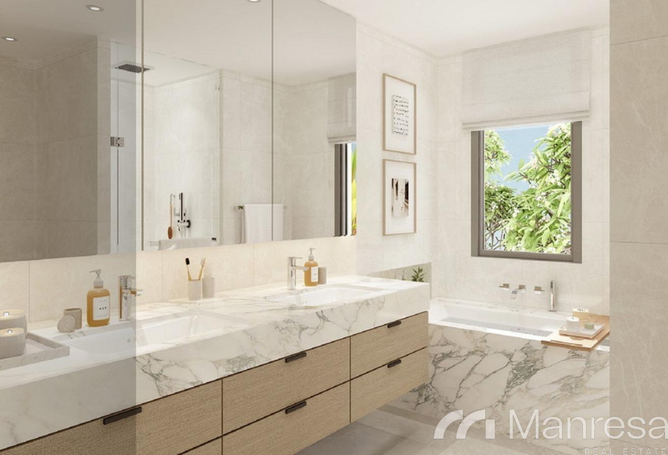 Spacious 4-Bedroom Townhouse | Premium Location photo 9