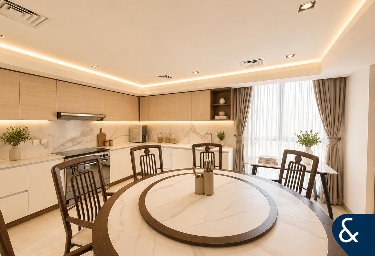 Single Row | Furnished | Vacant Now | 5 Beds photo 6