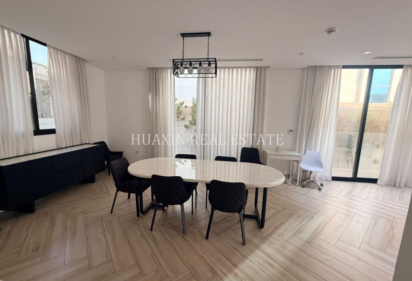 HURRY| Nice Contemporary | Private Pool | En-suite photo 10