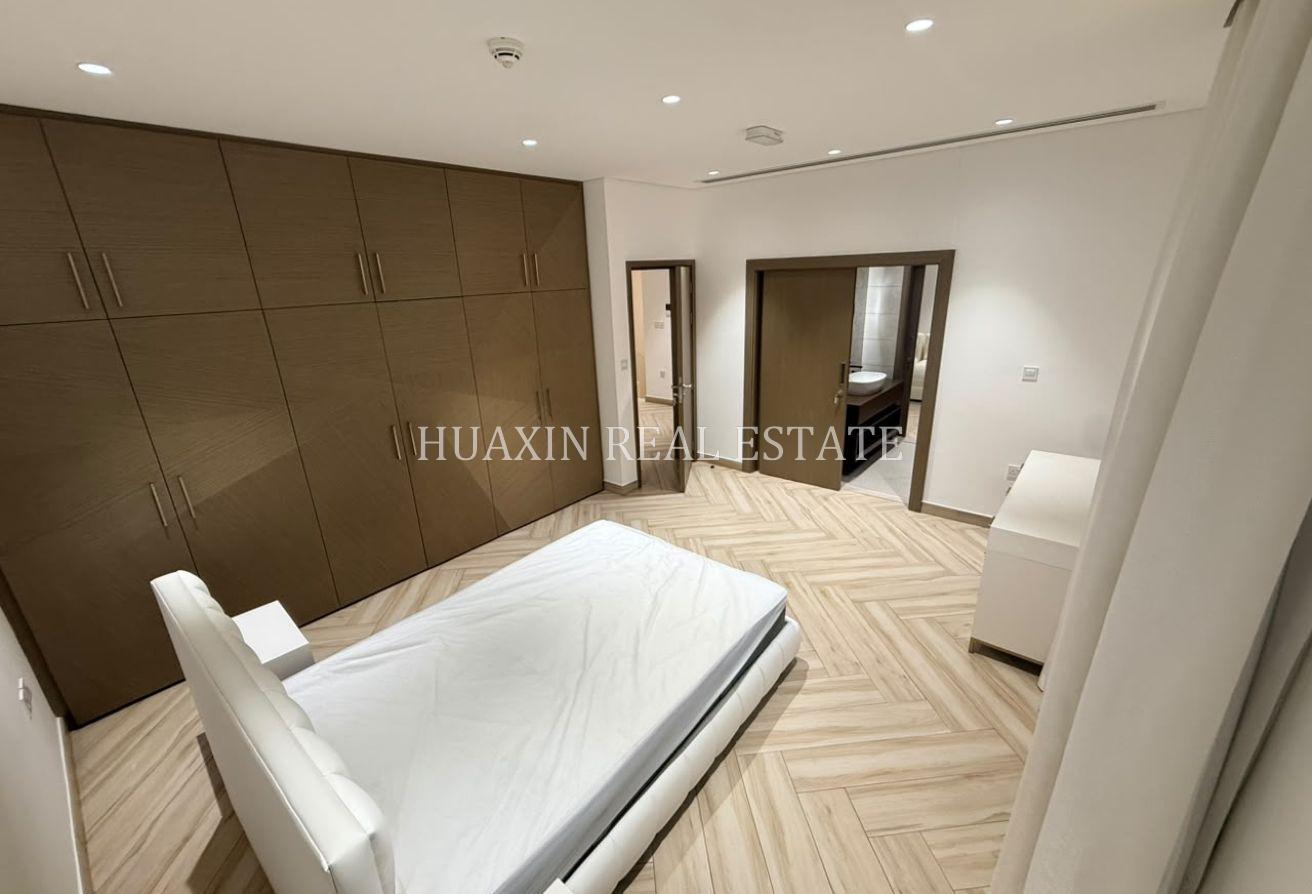 HURRY| Nice Contemporary | Private Pool | En-suite photo 15