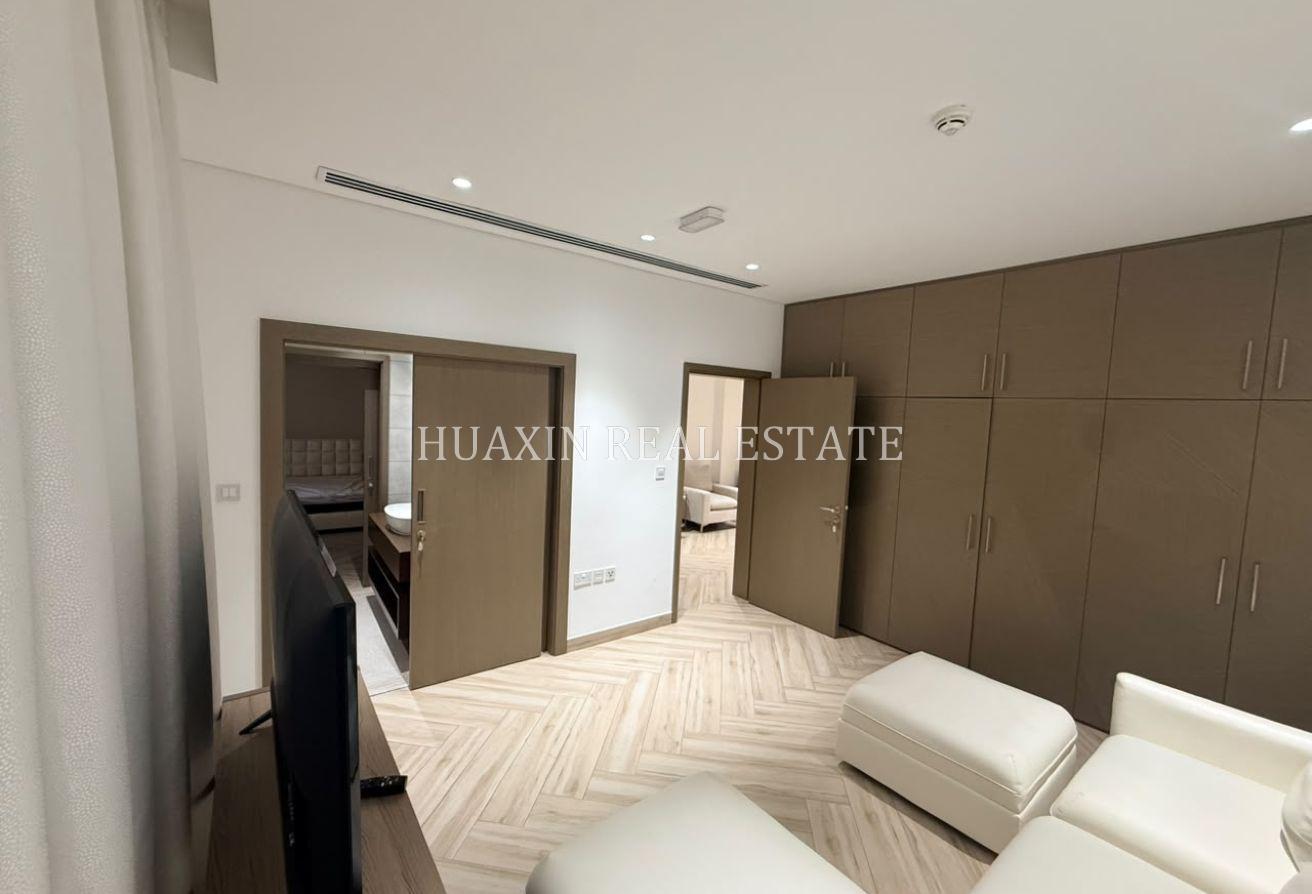 HURRY| Nice Contemporary | Private Pool | En-suite photo 17