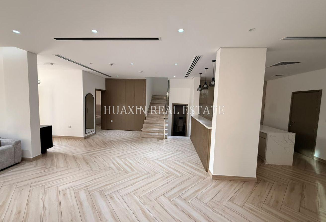 HURRY| Nice Contemporary | Private Pool | En-suite photo 8