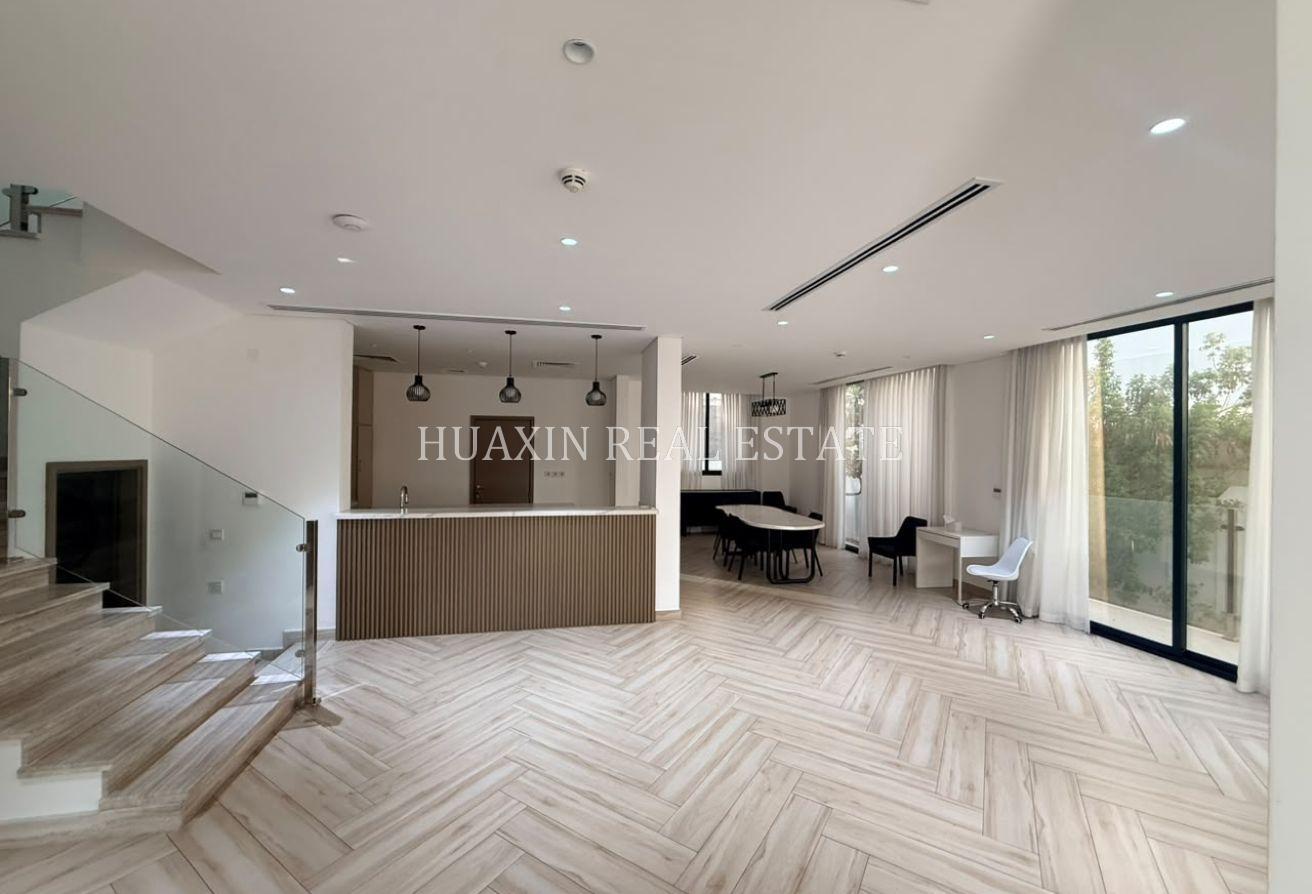 HURRY| Nice Contemporary | Private Pool | En-suite photo 22