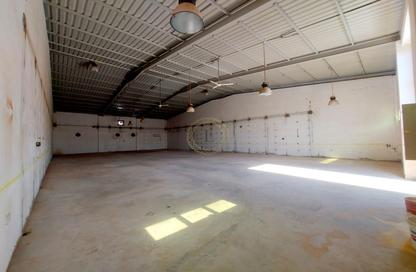 Warehouse - Studio - 1 Bathroom for rent in Wadi AL AIN 1 - Al Noud - Al Ain