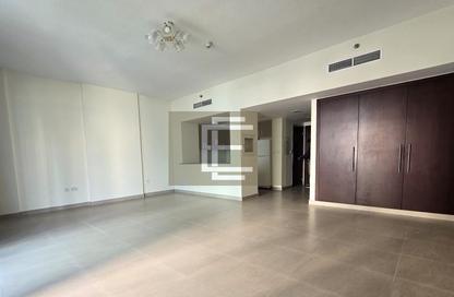 Apartment - Studio - 1 for rent in Dubai Wharf Tower 2 - Dubai Wharf - Al Jaddaf - Dubai