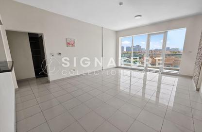 Apartment - 2 Bedrooms - 3 Bathrooms for sale in Golf Tower - Dubai Sports City - Dubai
