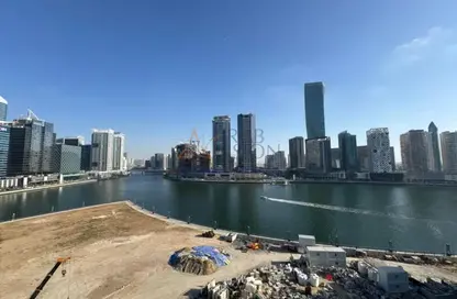 شقة - غرفة نوم - 2 حمامات للايجار في بنينسولا ثري - بنينسولا - الخليج التجاري - دبي