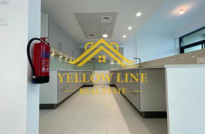 Duplex - 3 Bedrooms - 5 Bathrooms for rent in Al Dana - Al Raha Beach - Abu Dhabi