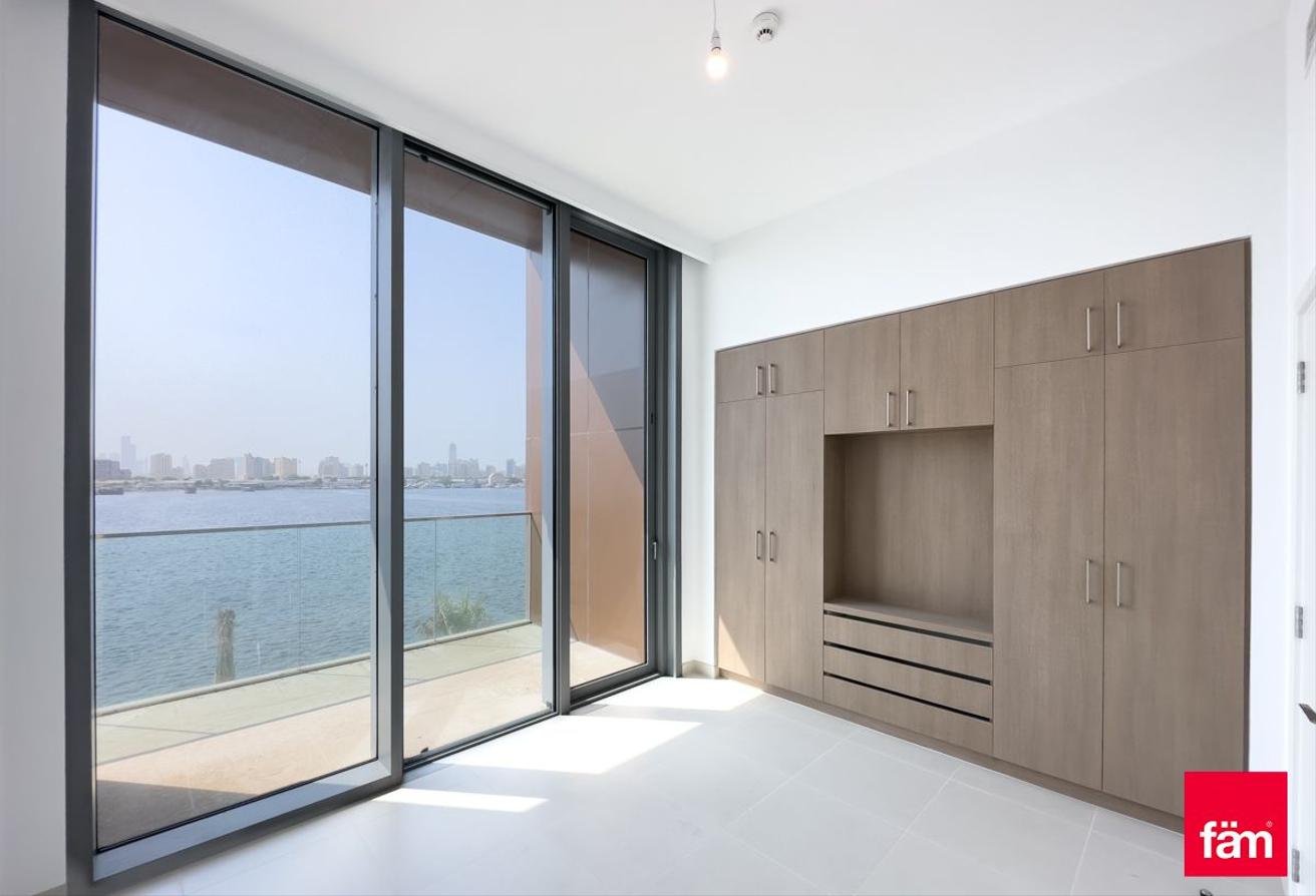 Largest Layout | 3br | Waterfront | Spacious photo 9