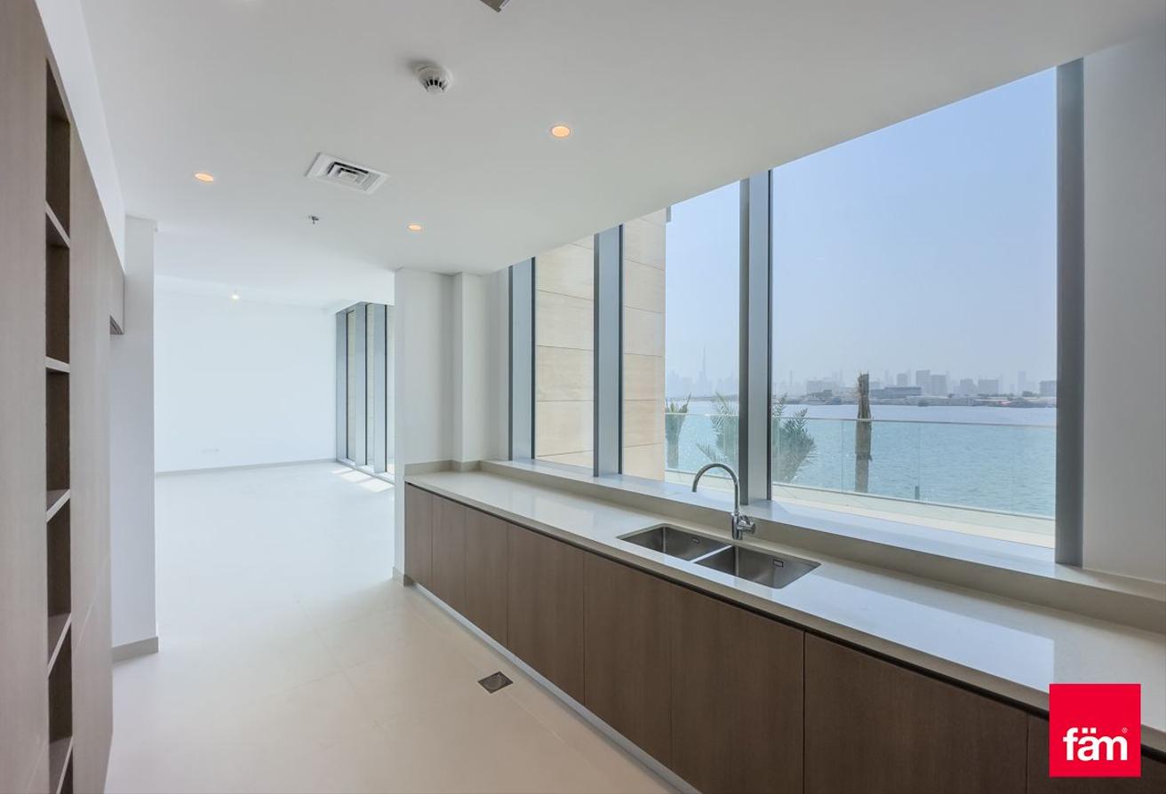 Largest Layout | 3br | Waterfront | Spacious photo 16