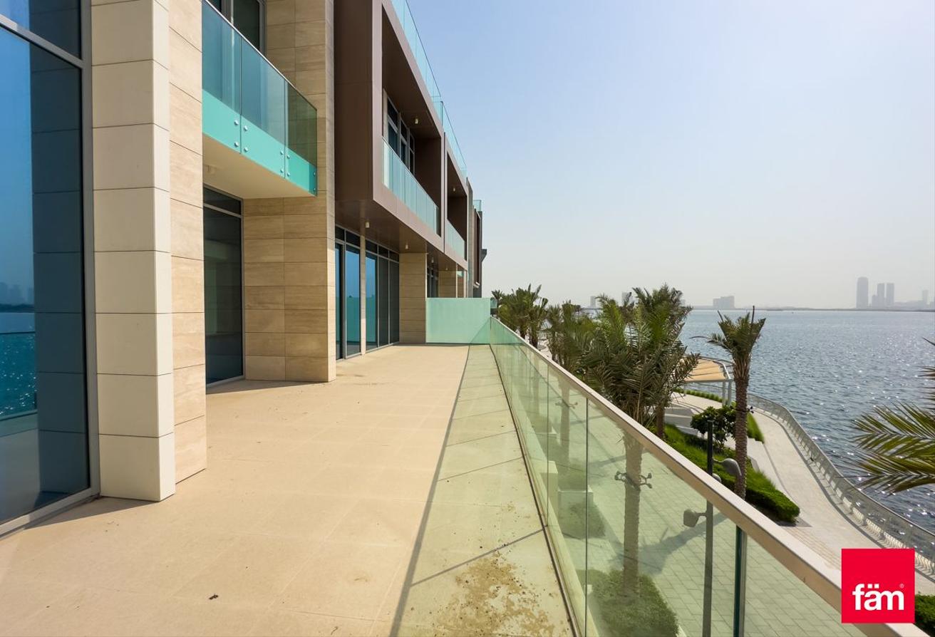 Largest Layout | 3br | Waterfront | Spacious photo 13