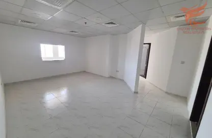 Apartment - 2 Bedrooms - 2 Bathrooms for rent in Dafan Al Nakheel - Ras Al Khaimah