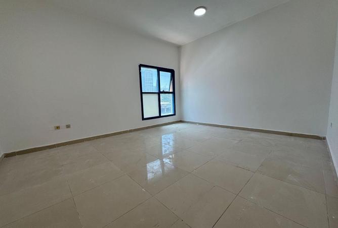 74624407 - Property Image 2